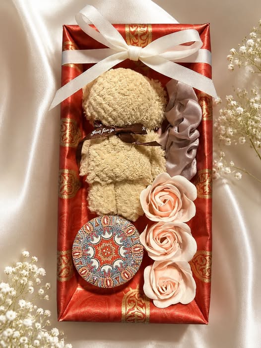 Gift Boxes & Wrapping